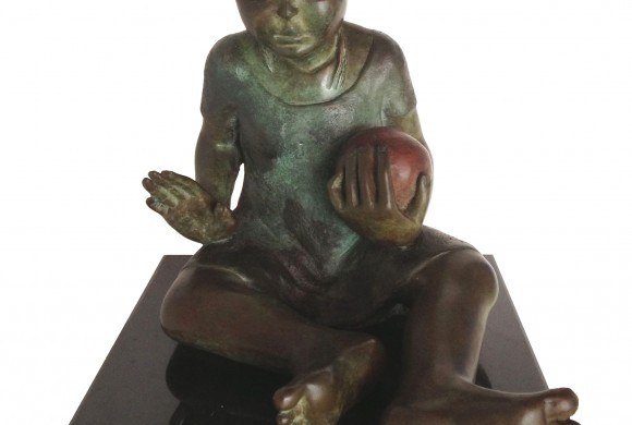 Niña con Bolita, de Alfonso Arana